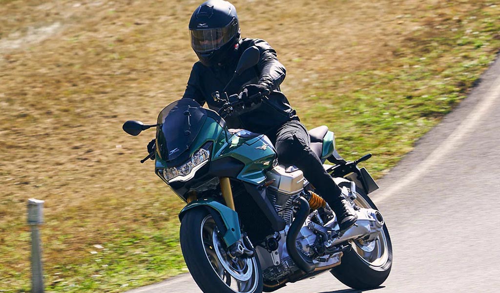 Moto Guzzi V100 Mandello: un nuovo capitolo di storia