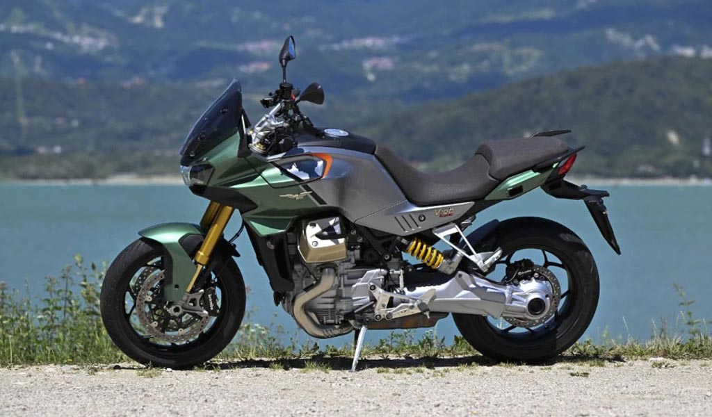 Moto Guzzi V100 Mandello: la prova su strada di Dueruote